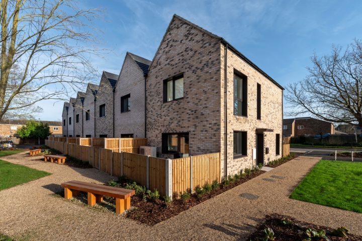 Aragon and Sackville Close by CIP